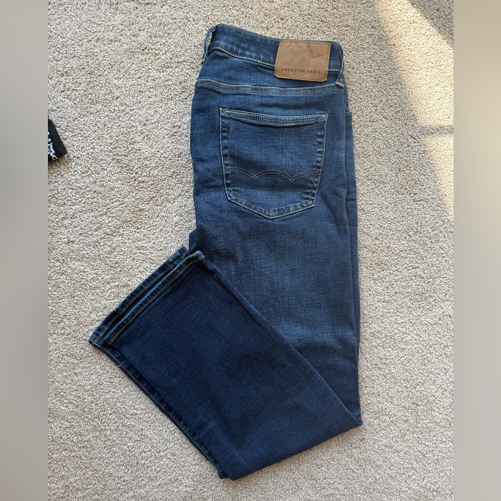 Dark Wash American Eagle Jeans!!
